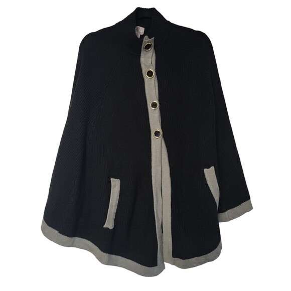 Hot in Hollywood Black Knit Poncho Cardigan Cape sz-M/L Pockets Buttons - Picture 3 of 4